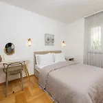 Marivi - Luxury Apartment Above The Beach Znjan