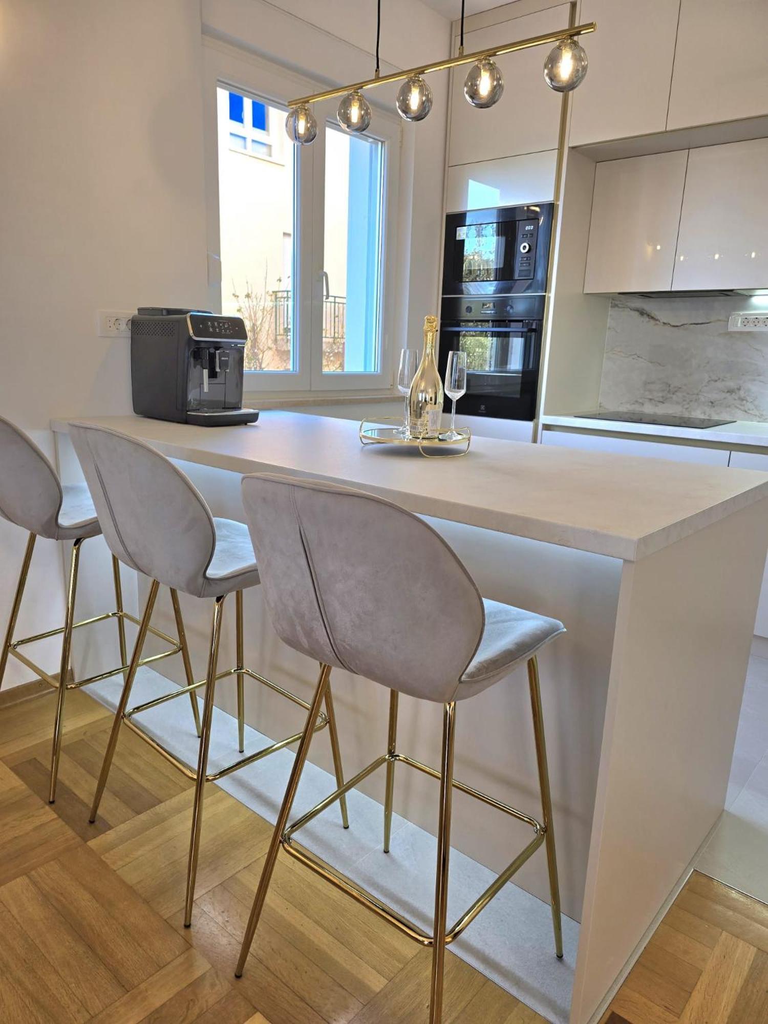 Marivi - Luxury Above The Znjan Appartement