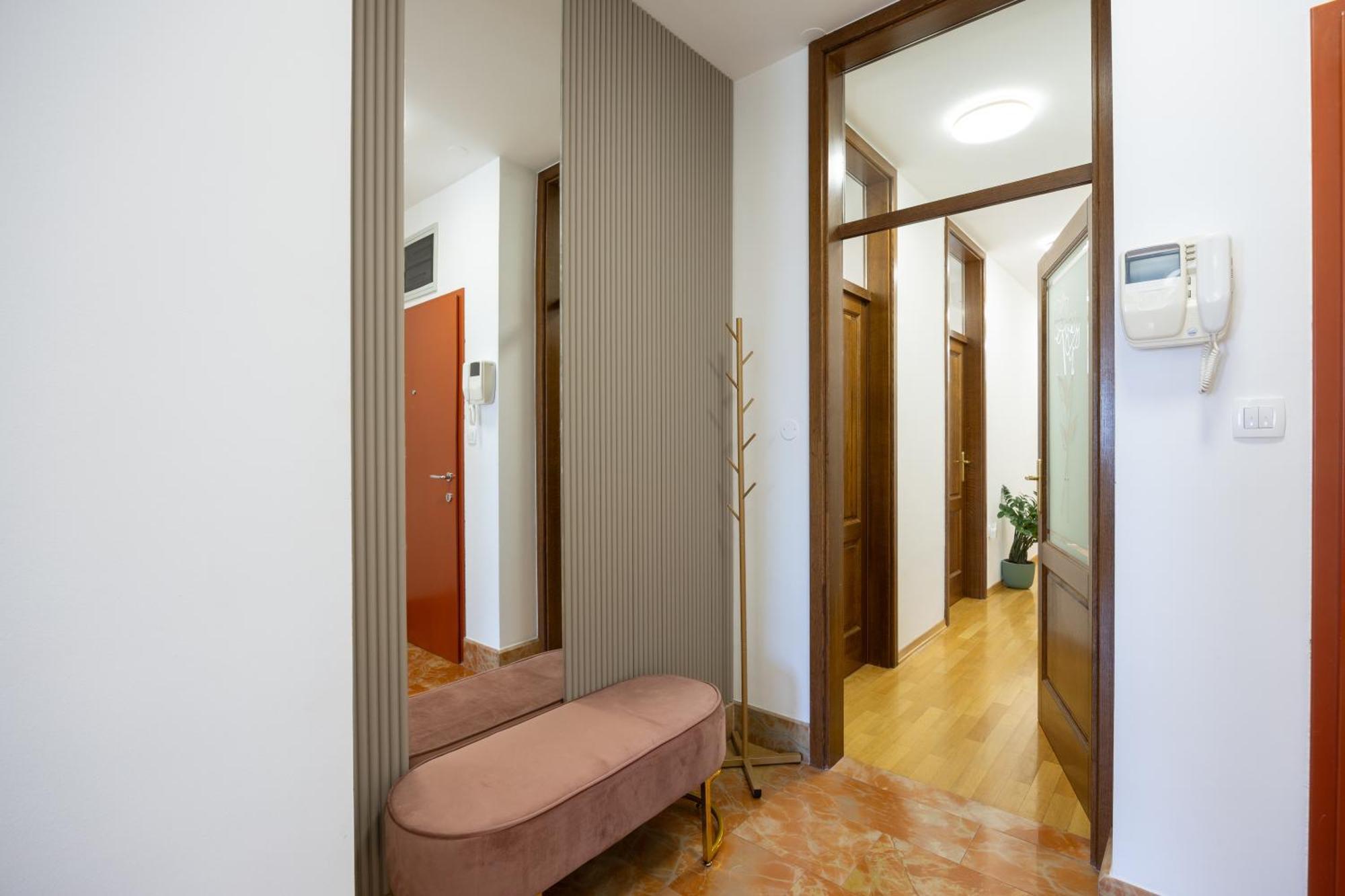 Marivi - Luxury Above The Znjan Split