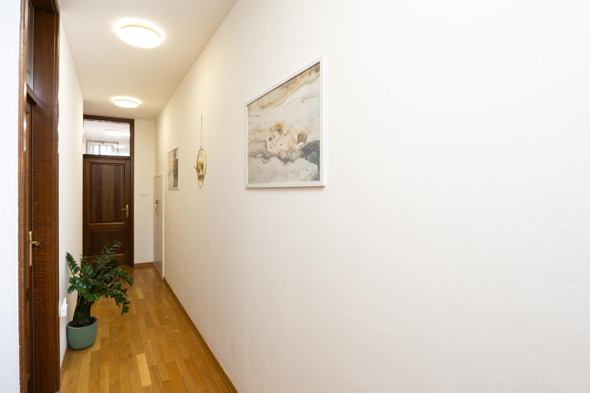 Marivi - Luxury Above The Znjan Apartman